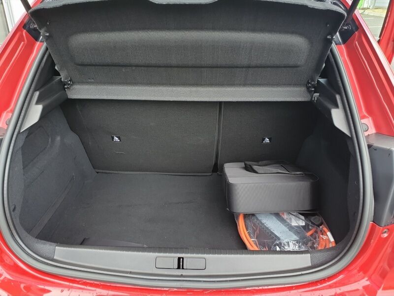 More views of Peugeot 208