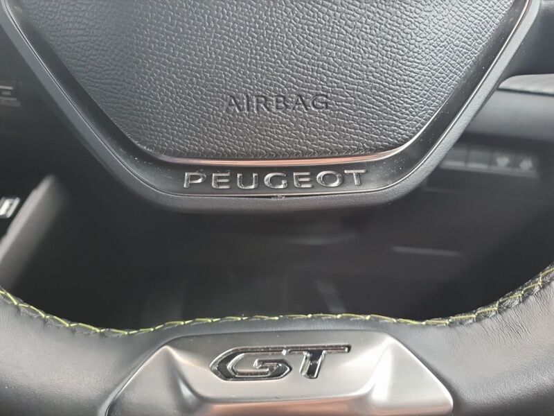 More views of Peugeot 208