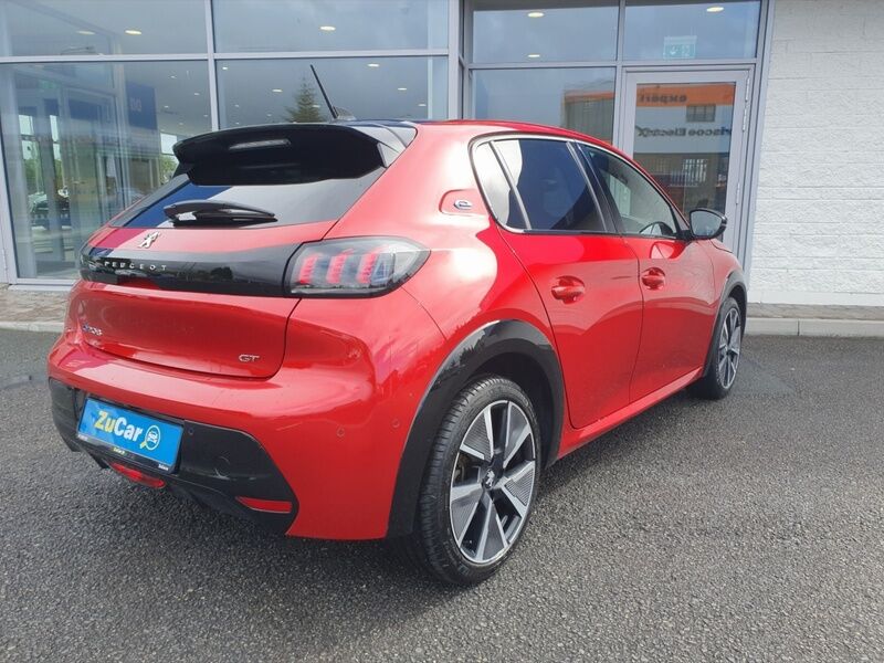 More views of Peugeot 208