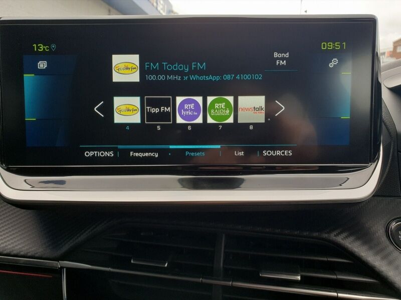 More views of Peugeot 208