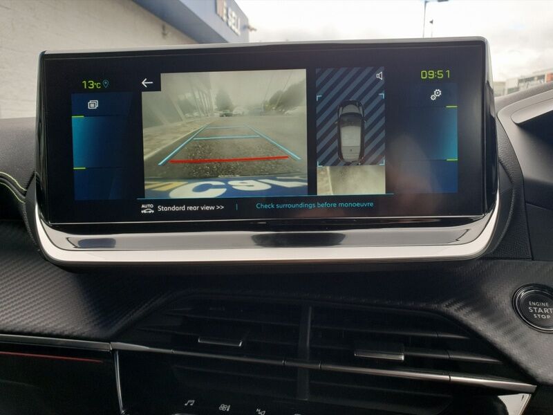 More views of Peugeot 208