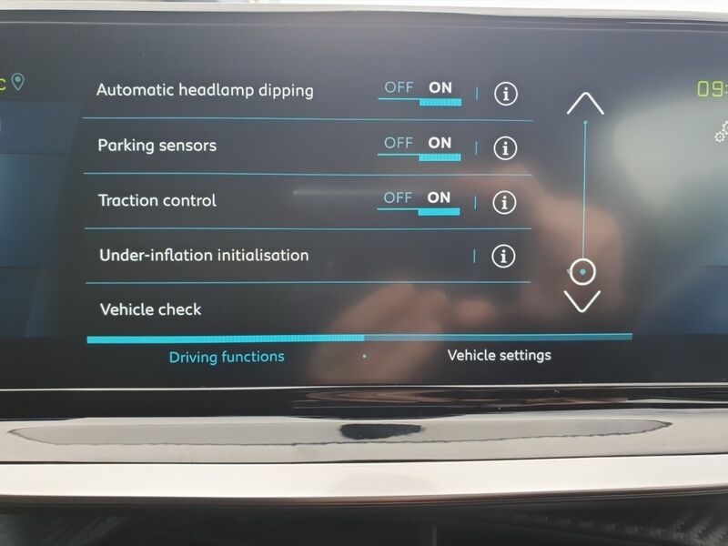 More views of Peugeot 208