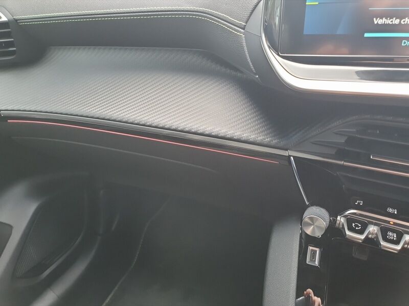 More views of Peugeot 208