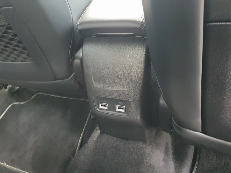 More views of Peugeot 208