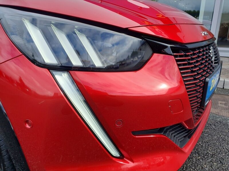 More views of Peugeot 208