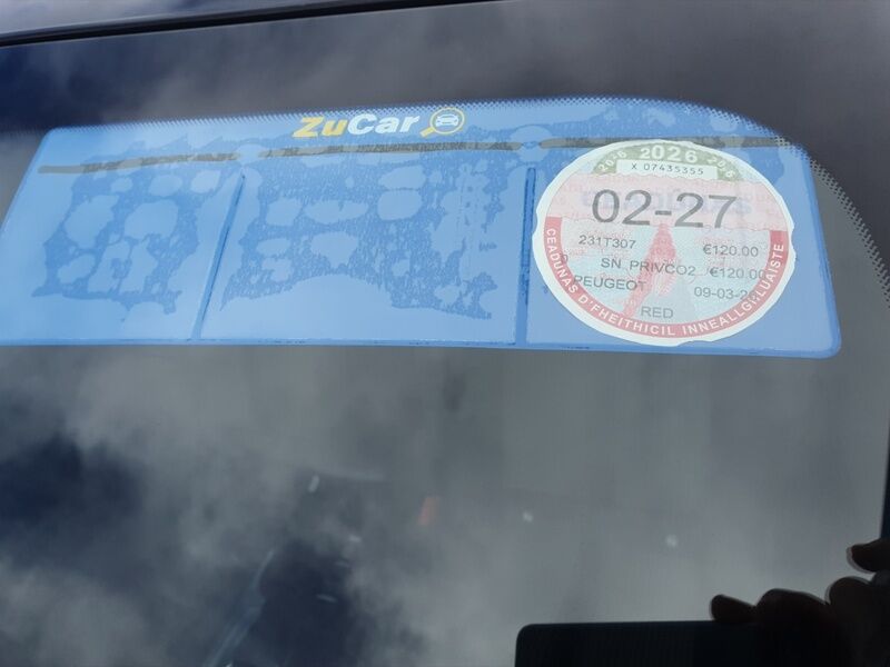 More views of Peugeot 208