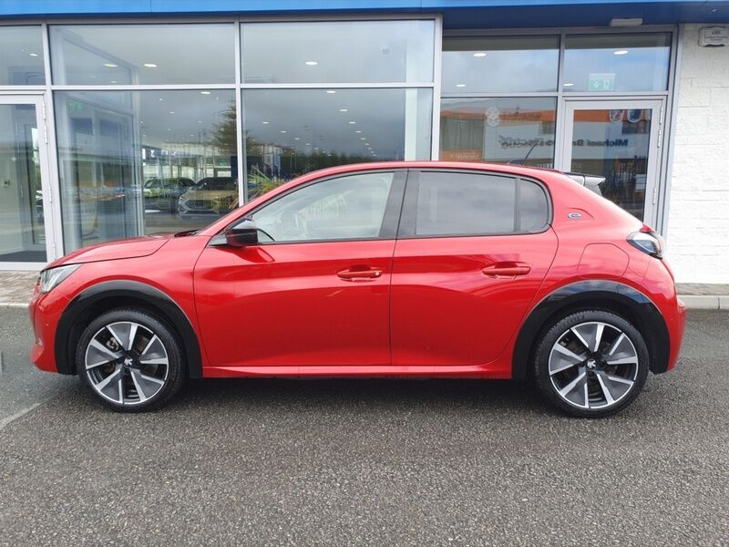 More views of Peugeot 208