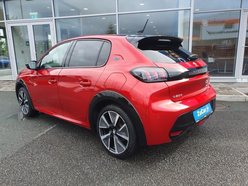 More views of Peugeot 208