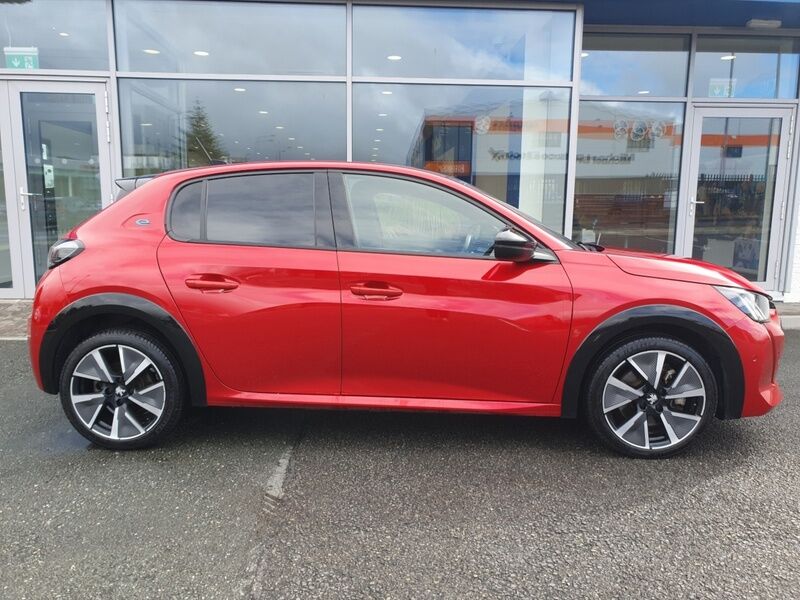 More views of Peugeot 208