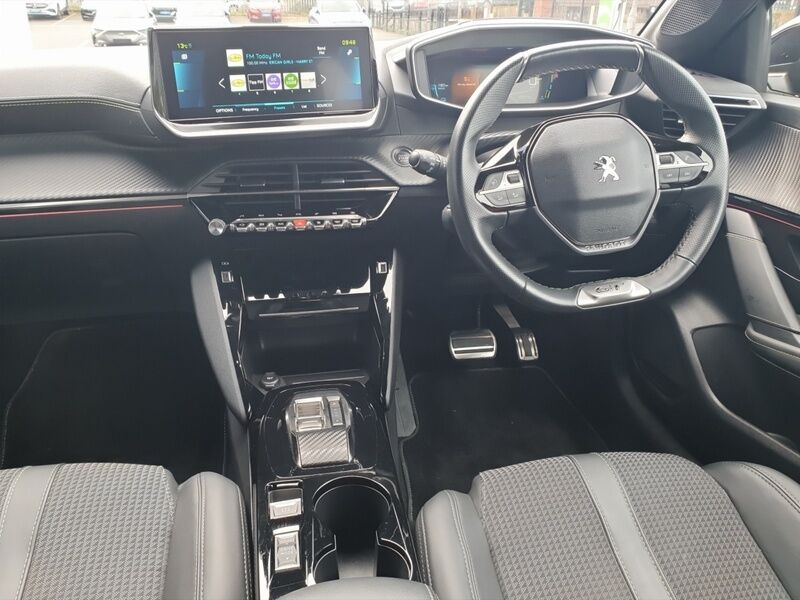 More views of Peugeot 208