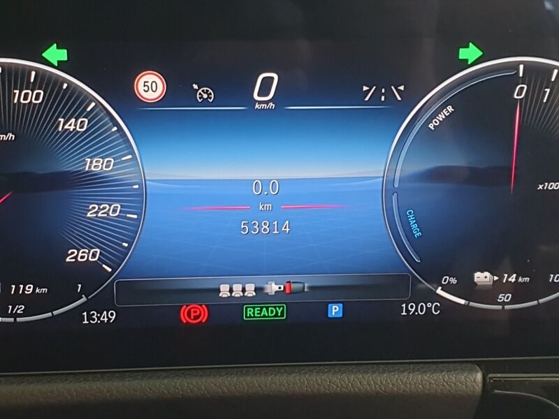 More views of Mercedes-Benz GLA