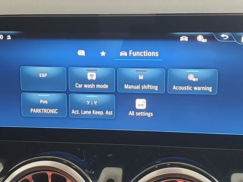 More views of Mercedes-Benz GLA