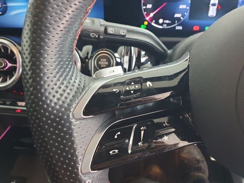 More views of Mercedes-Benz GLA