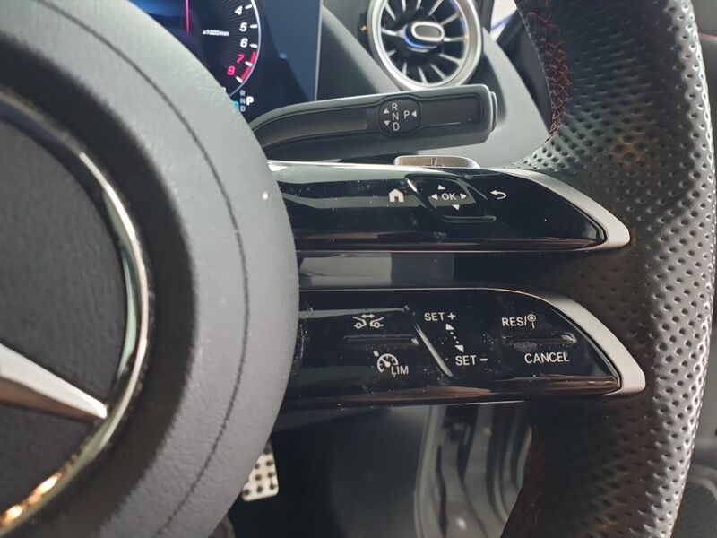 More views of Mercedes-Benz GLA