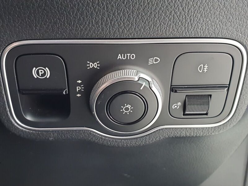 More views of Mercedes-Benz GLA