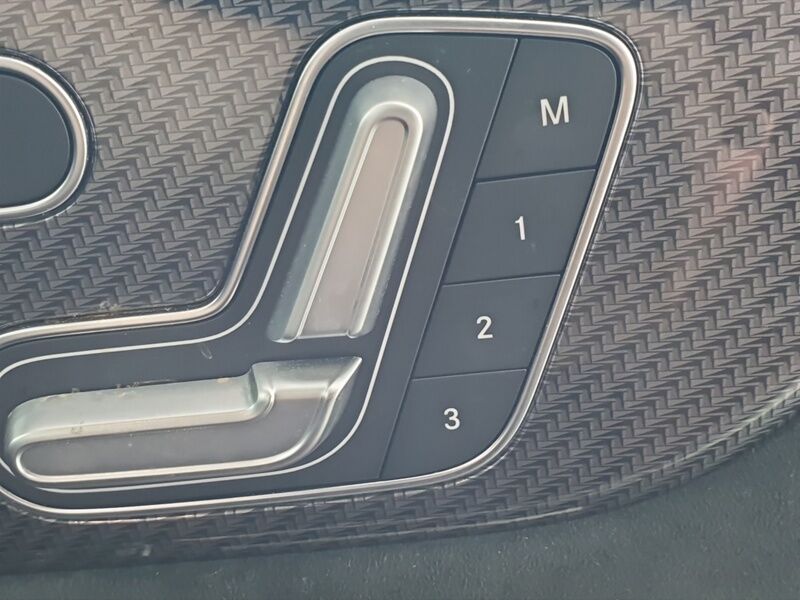 More views of Mercedes-Benz GLA