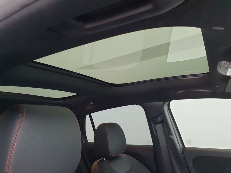 More views of Mercedes-Benz GLA