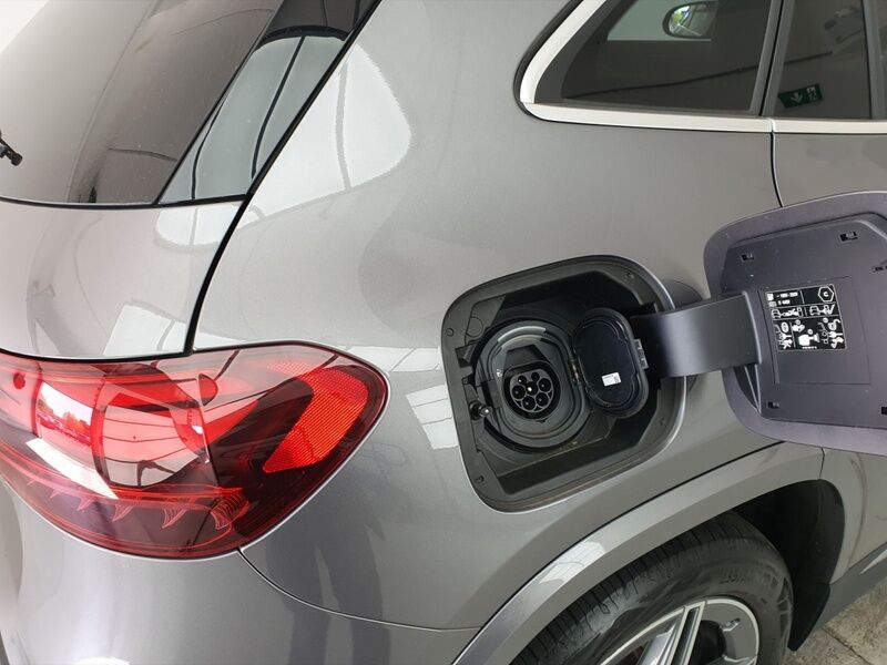 More views of Mercedes-Benz GLA