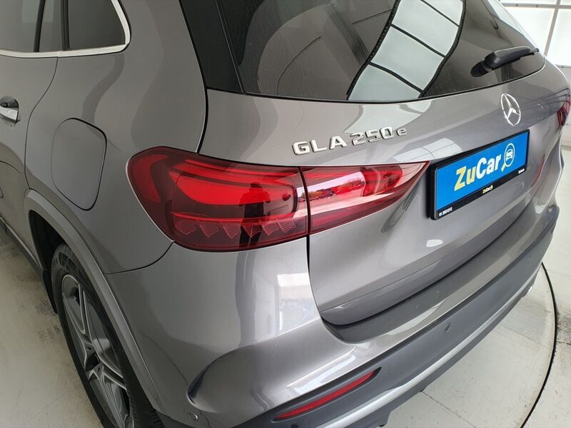 More views of Mercedes-Benz GLA