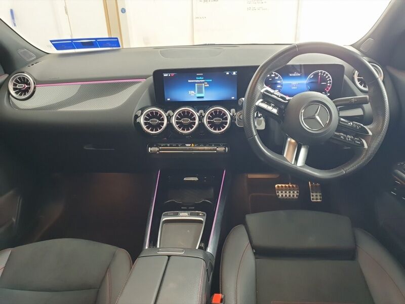 More views of Mercedes-Benz GLA