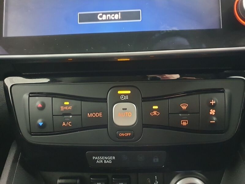 More views of Nissan Leaf