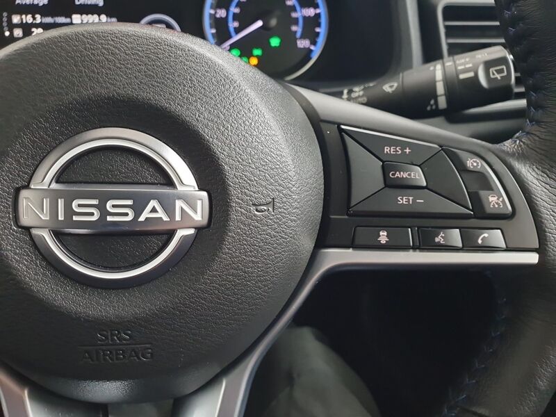 More views of Nissan Leaf
