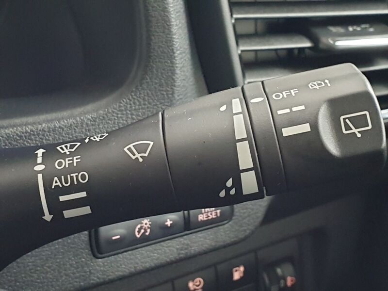 More views of Nissan Leaf