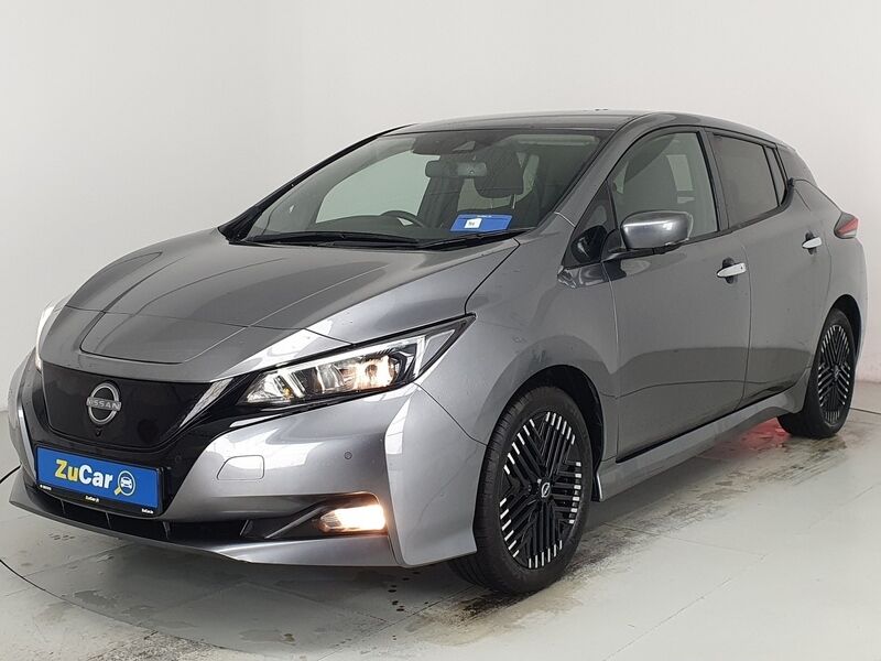 More views of Nissan Leaf