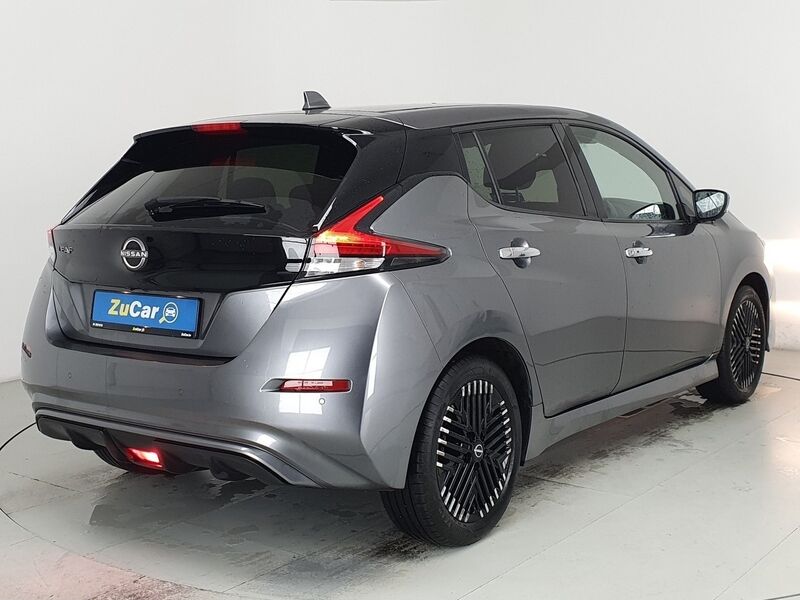 More views of Nissan Leaf