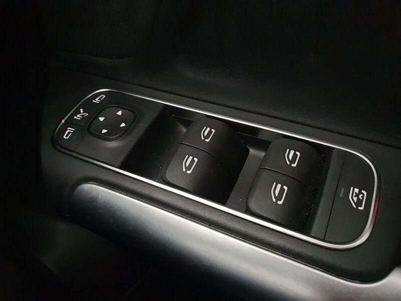 More views of Mercedes-Benz EQA