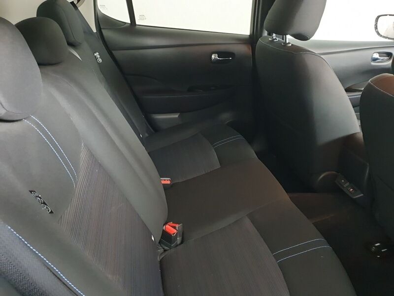 More views of Nissan Leaf