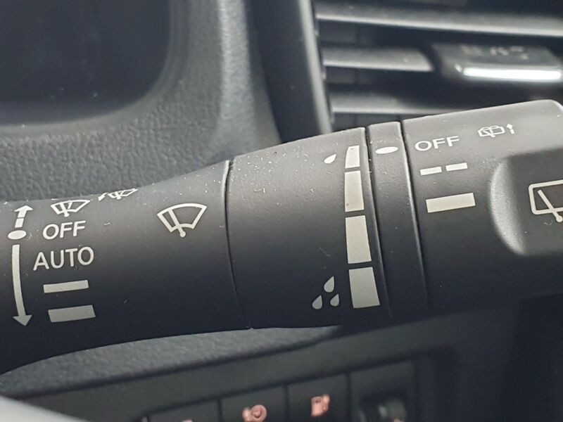 More views of Nissan Leaf