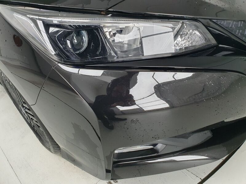 More views of Nissan Leaf