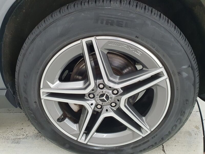 More views of Mercedes-Benz GLE