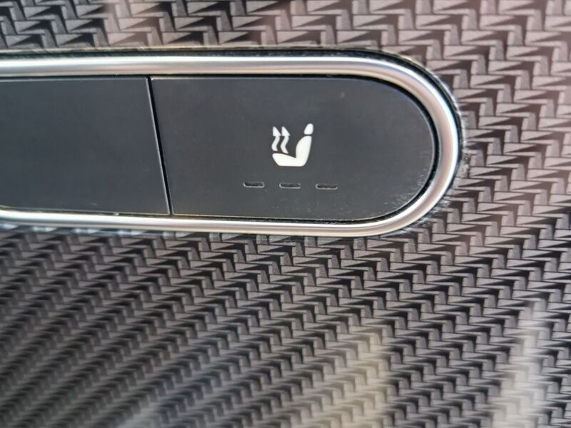More views of Mercedes-Benz GLA
