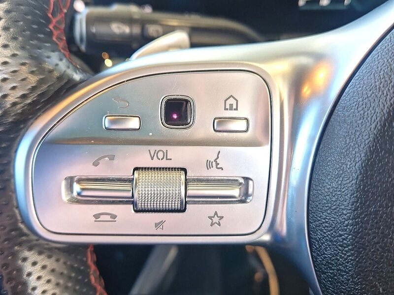 More views of Mercedes-Benz GLA