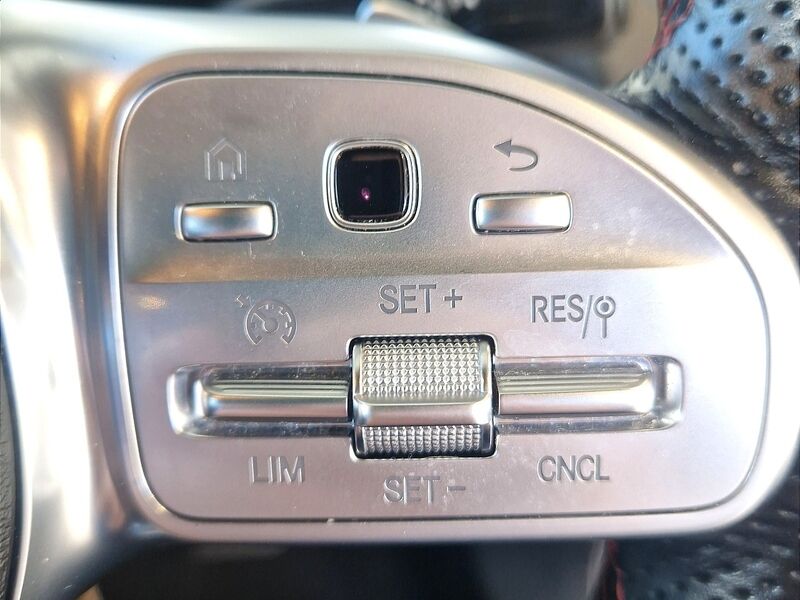 More views of Mercedes-Benz GLA