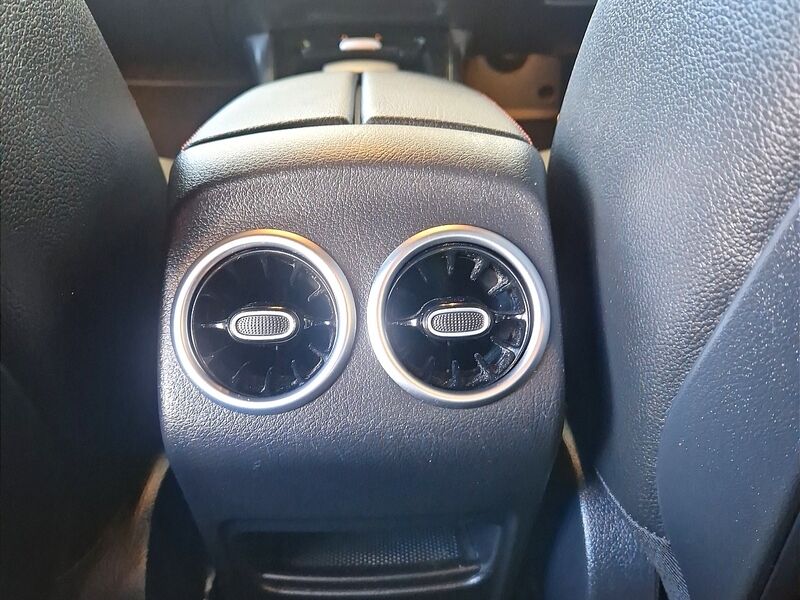 More views of Mercedes-Benz GLA