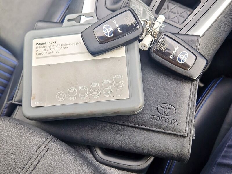 More views of Toyota RAV4