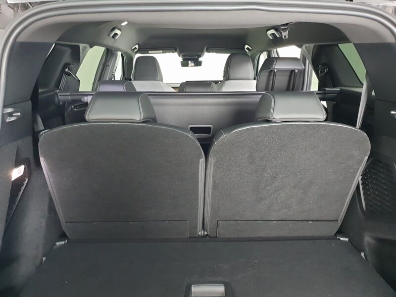 More views of Peugeot 5008