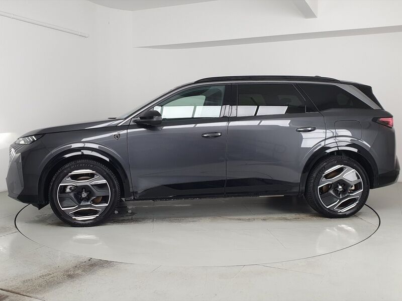 More views of Peugeot 5008