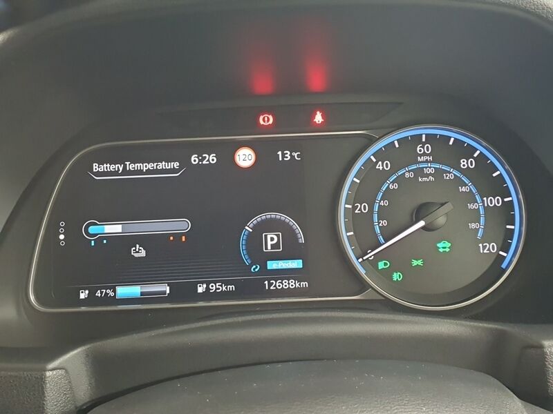 More views of Nissan Leaf