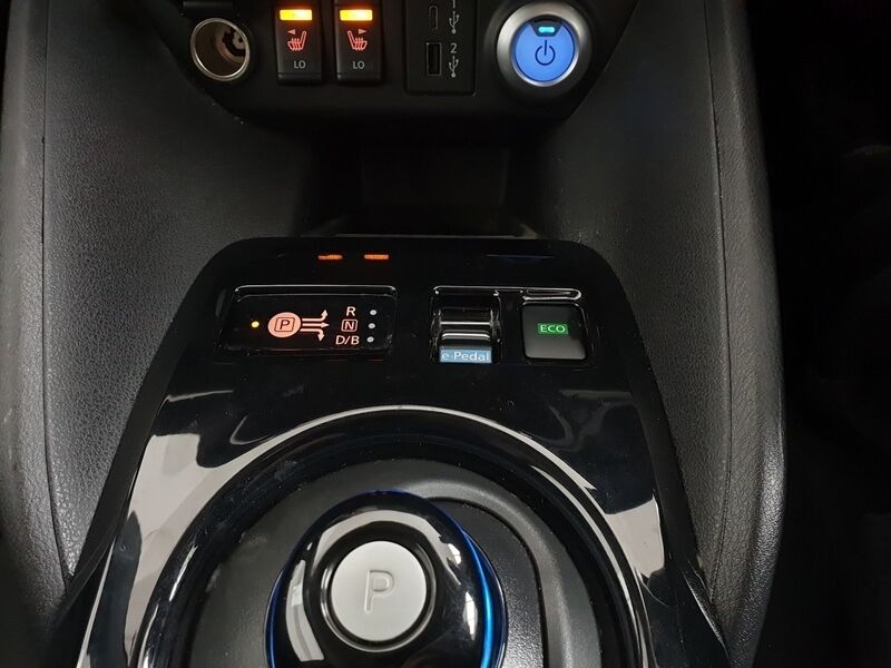 More views of Nissan Leaf