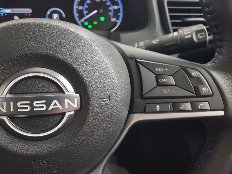 More views of Nissan Leaf