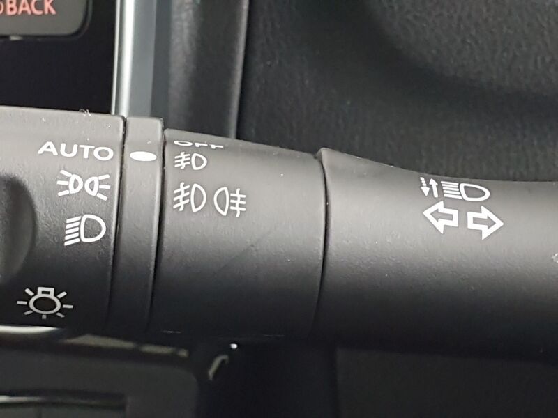 More views of Nissan Leaf