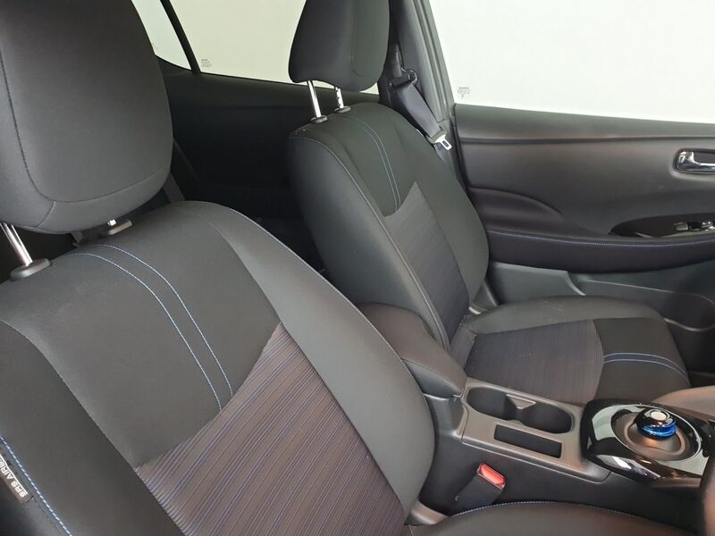 More views of Nissan Leaf