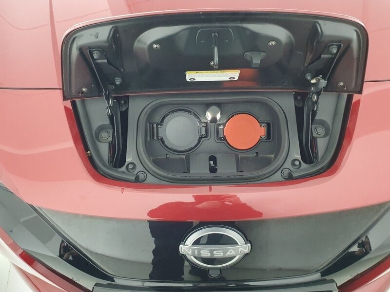 More views of Nissan Leaf