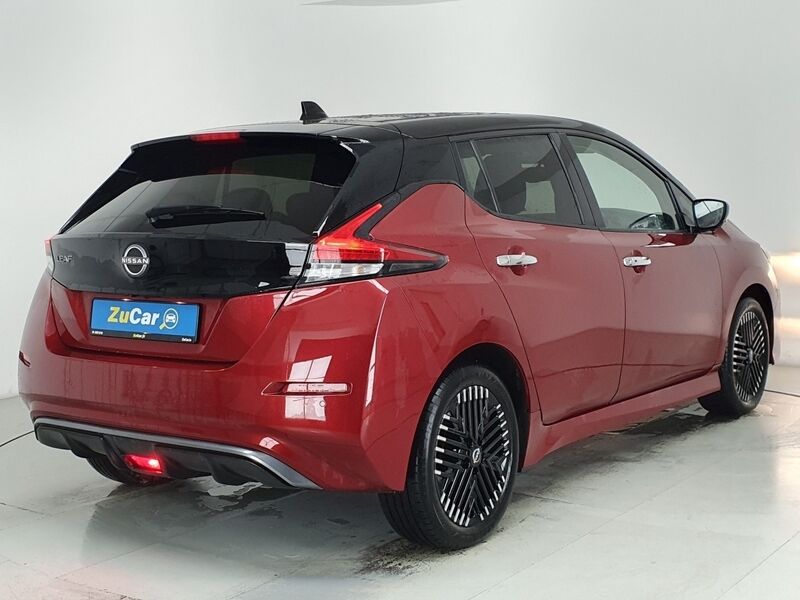 More views of Nissan Leaf