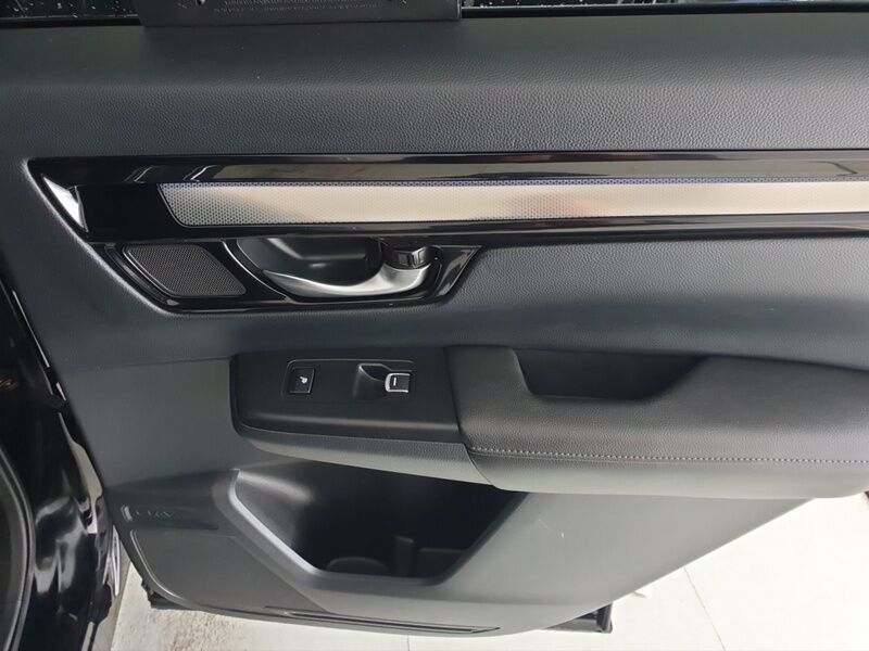 More views of Honda CR-V