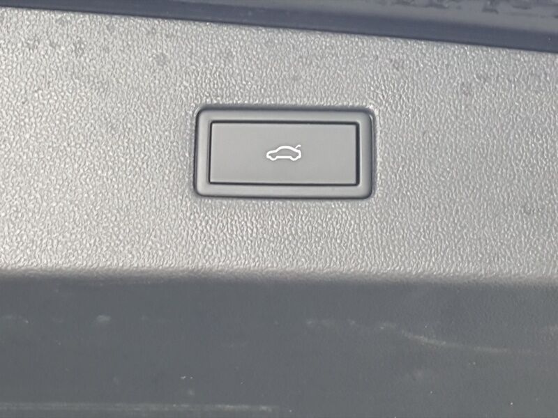 More views of Volkswagen Tiguan